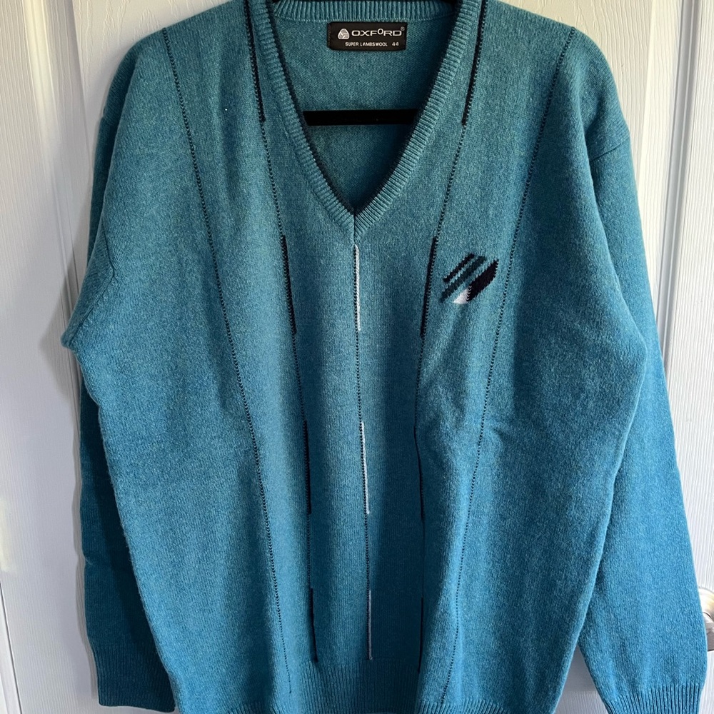 BLUE PULLOVER FOR MEN/WOMEN (unisex)
BRAND NEW NEVER WORN